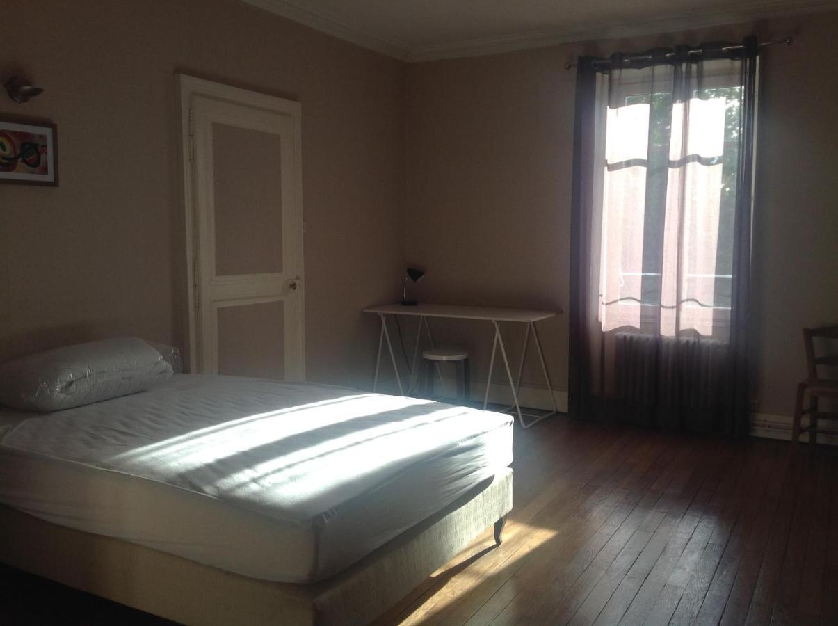 Apparemment en centre ville Nevers Extérieur photo